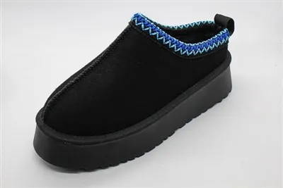 أحذية الخبز بنعال سميكة